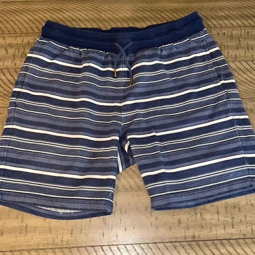 Hurley NauticalStriped 7” inseam 30” Waist Shorts🩳 StretchWaistband 3 Pockets!